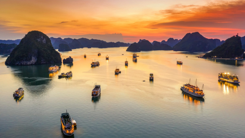Junk boat cruise, Ha Long Bay, Vietnam